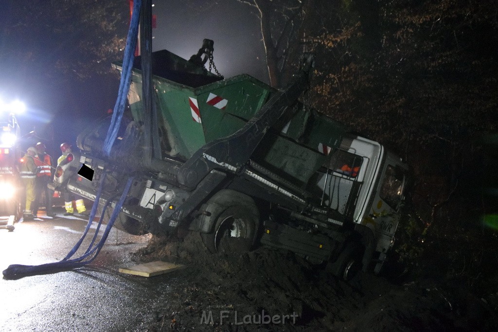 Container LKW umgestuerzt Koeln Brueck Bruecker- Dellbruecker Mauspfad P500.JPG - Miklos Laubert